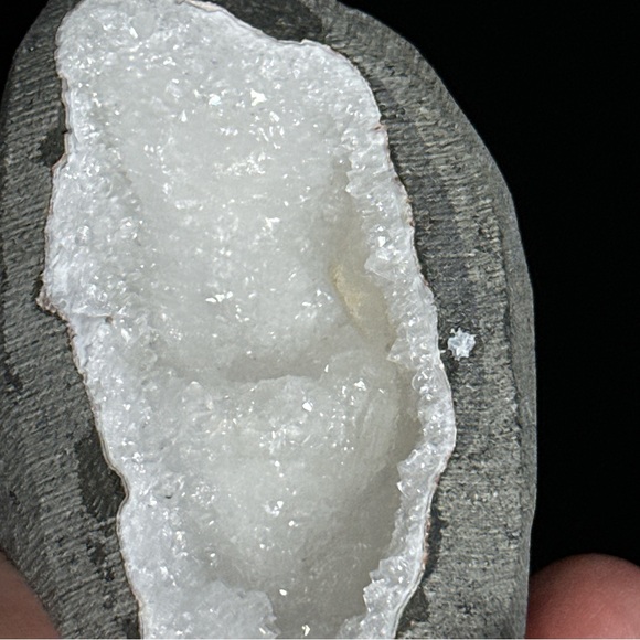 Apophyllite Druzy Geode - Picture 10 of 17
